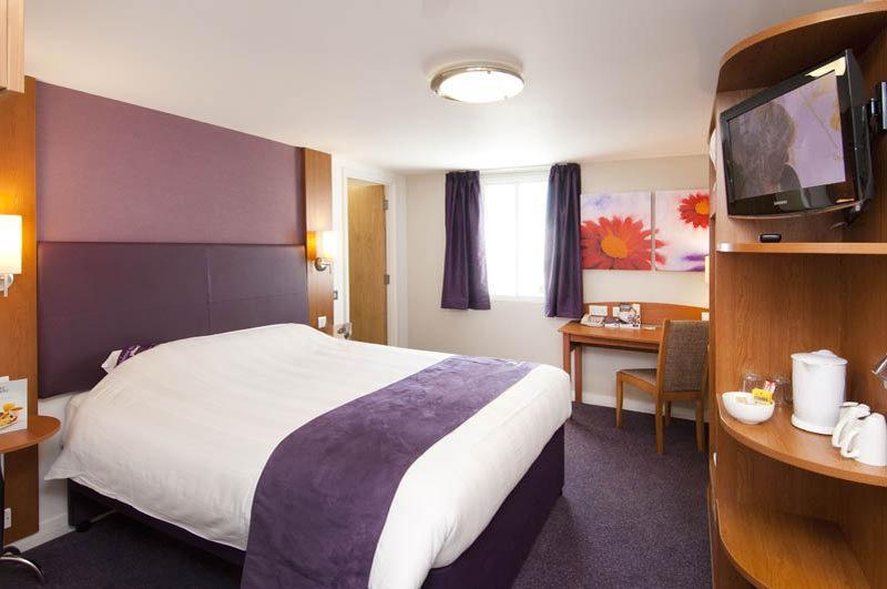 Premier Inn Telford Central מראה חיצוני תמונה