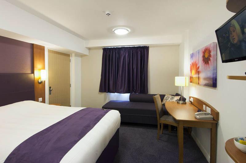 Premier Inn Telford Central מראה חיצוני תמונה